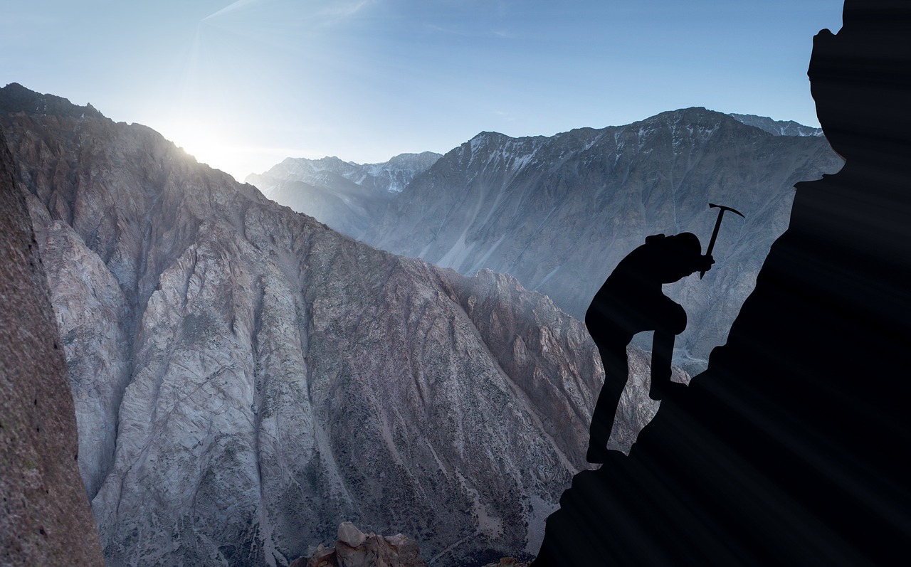 mountaineering-pixabay.jpg