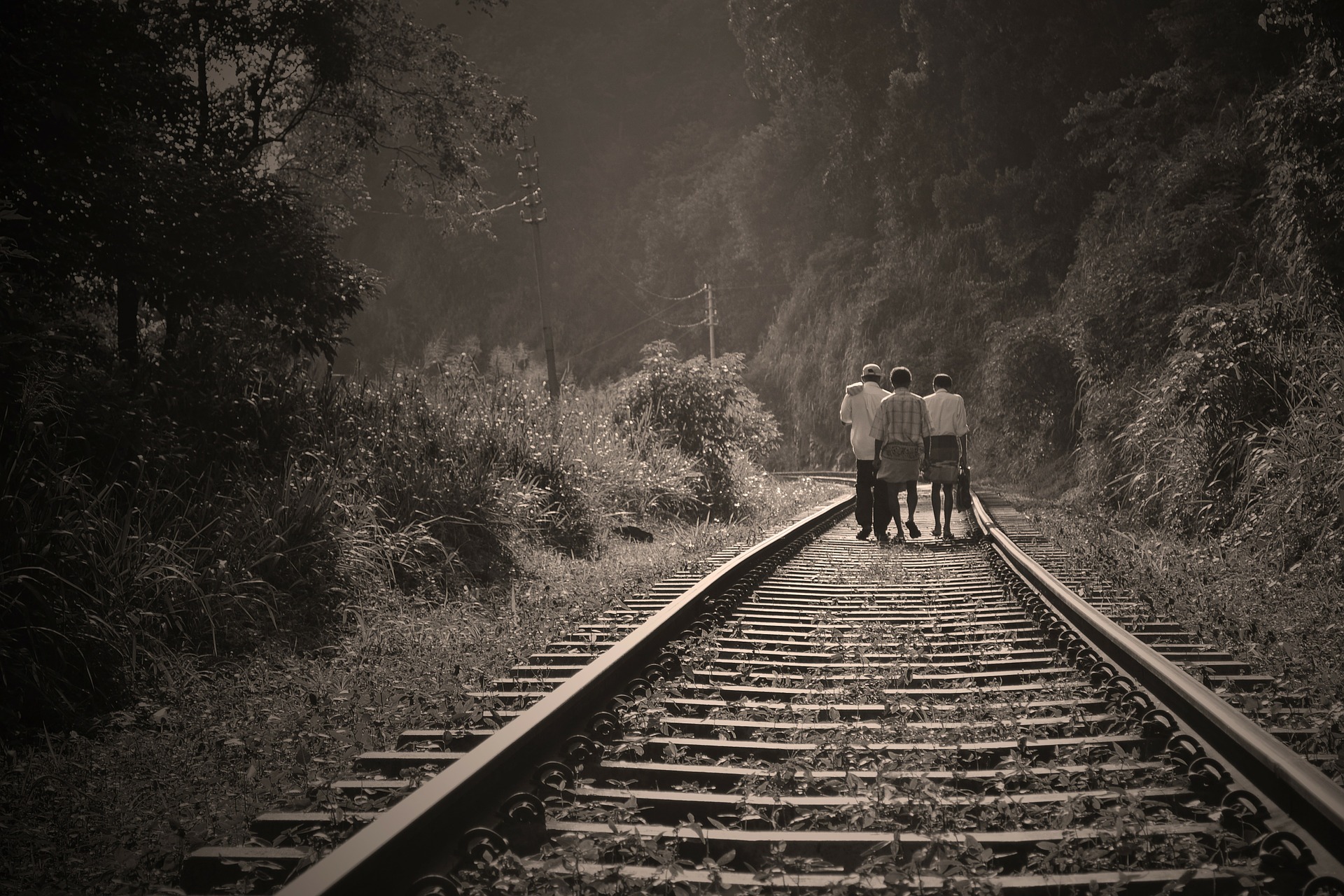 rail-road-pixabay.jpg